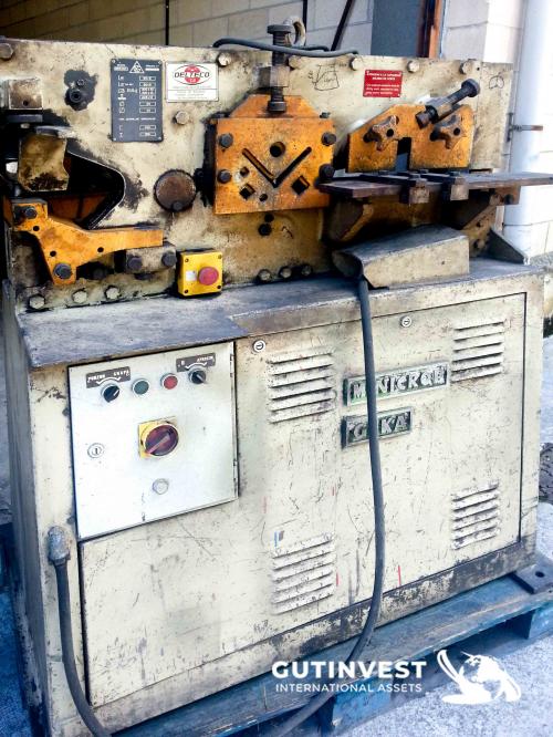 Hydraulic punching shear