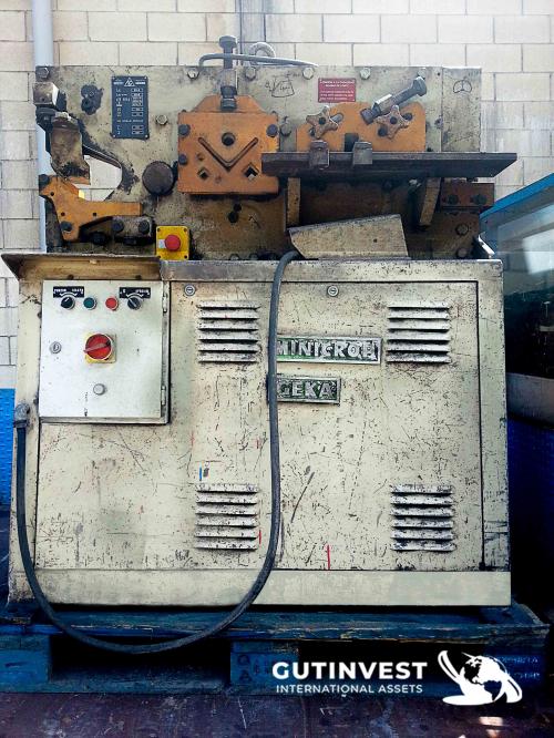 Hydraulic punching shear