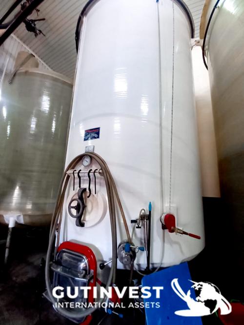(X5) Fiberglass tanks