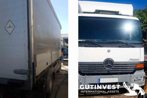  Truck open box with tarpaulin