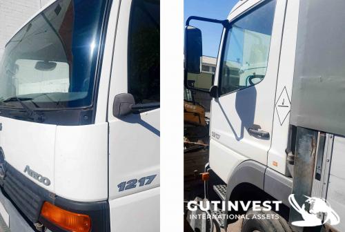  Truck open box with tarpaulin