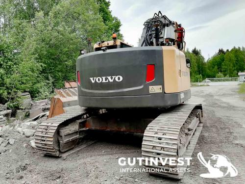Hydraulic crawler excavator