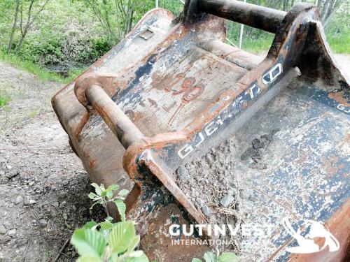 Hydraulic crawler excavator