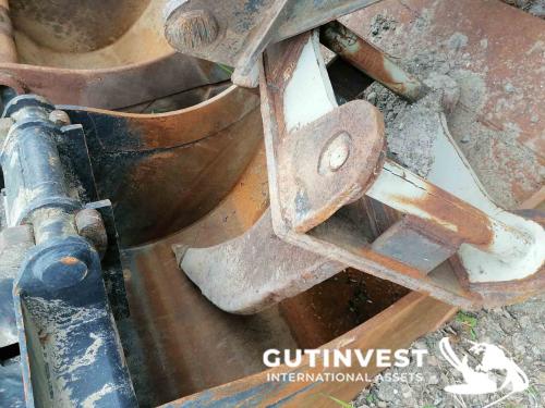 Hydraulic crawler excavator