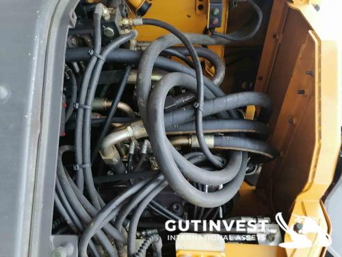Hydraulic crawler excavator