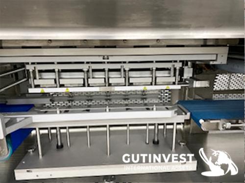 Automatic traysealing machine