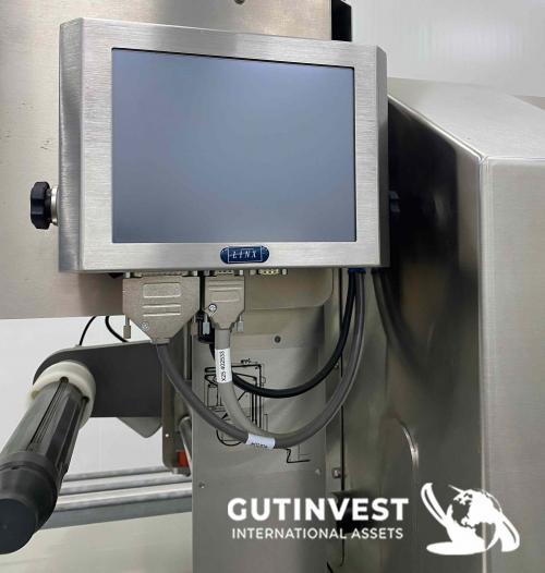 Automatic traysealing machine