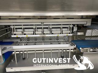 Automatic traysealing machine