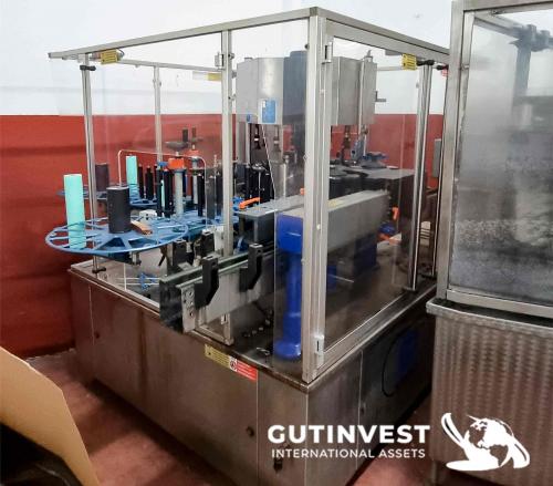 Máquina etiquetadora de botellas vino