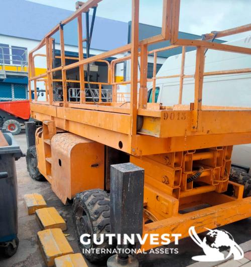 Diesel scissor platform
