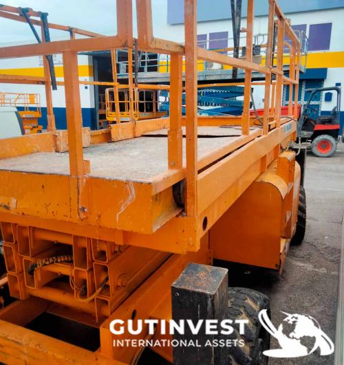Diesel scissor platform
