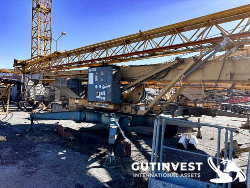 Self-erecting crane