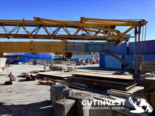 Self-erecting crane