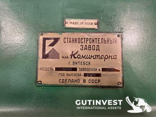 Gear hobbing machine