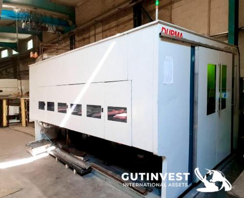 Fiber laser cutting machine