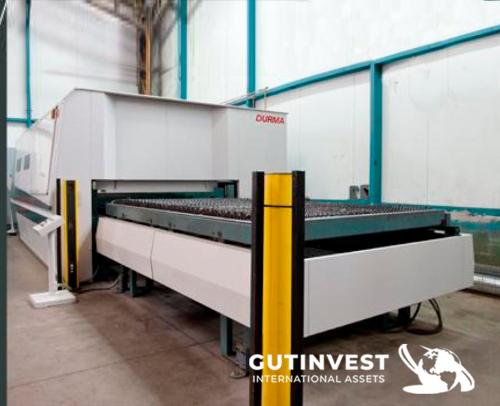Fiber laser cutting machine