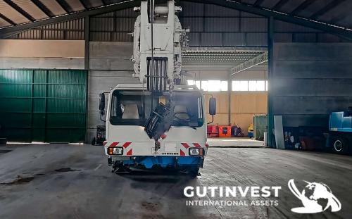 All Terrain mobile Crane - 90 Tons