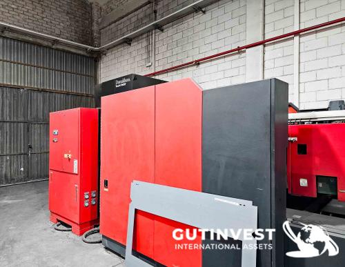 CO2 laser cutting machine