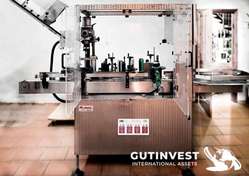 Labeler for 0.75L to 1.5L glass bottles