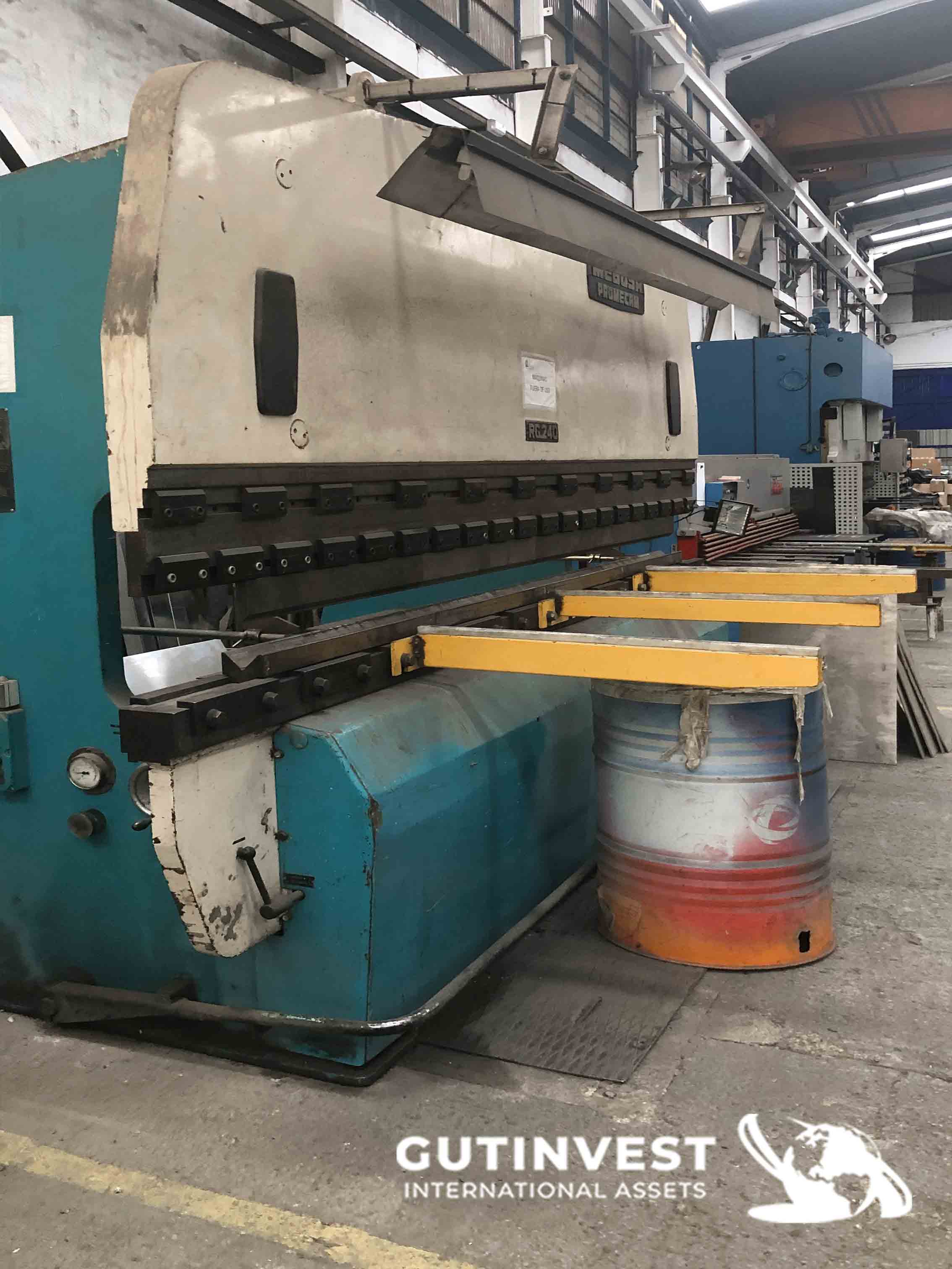 Press brake - 240Tn - 4 meters