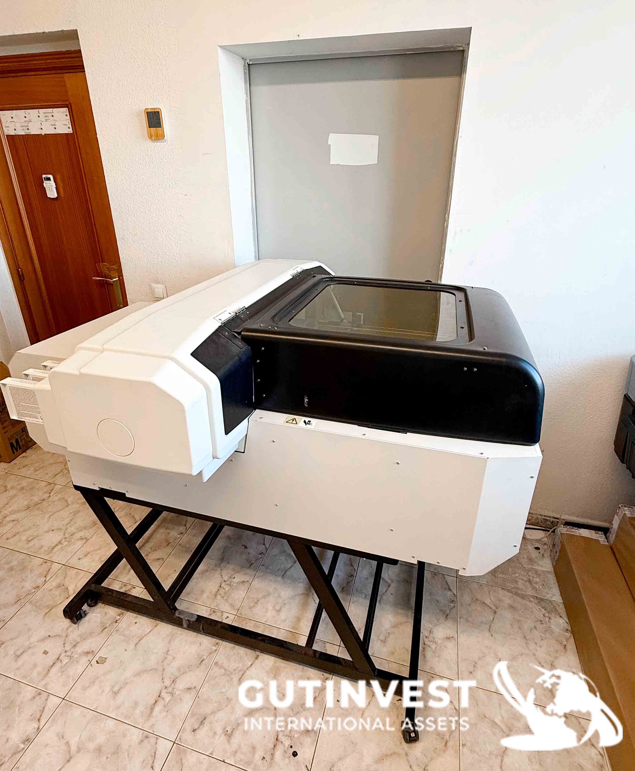 UV LED Flatbed Printer - 6 Colors