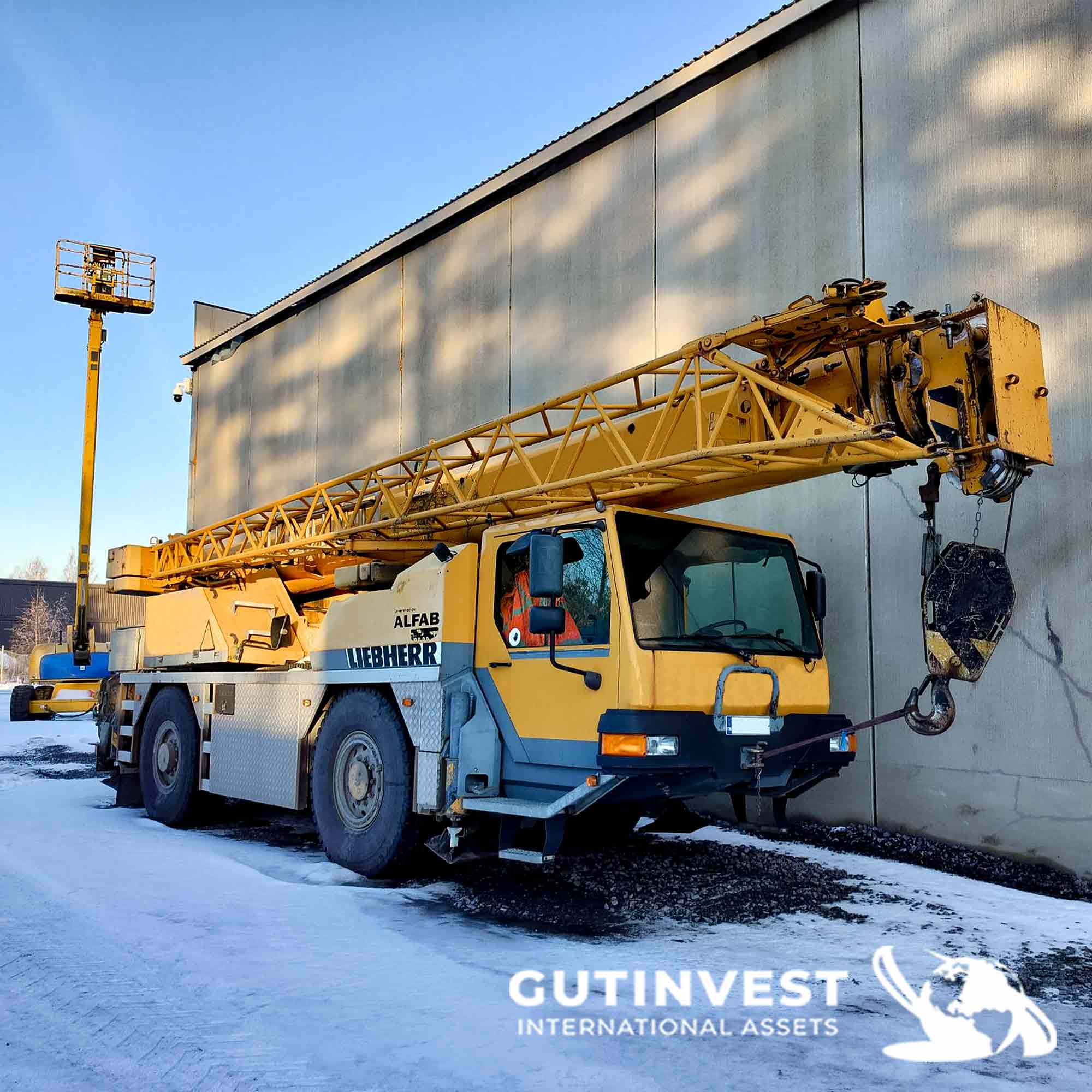 Self-propelled mobile crane 35 Tns.