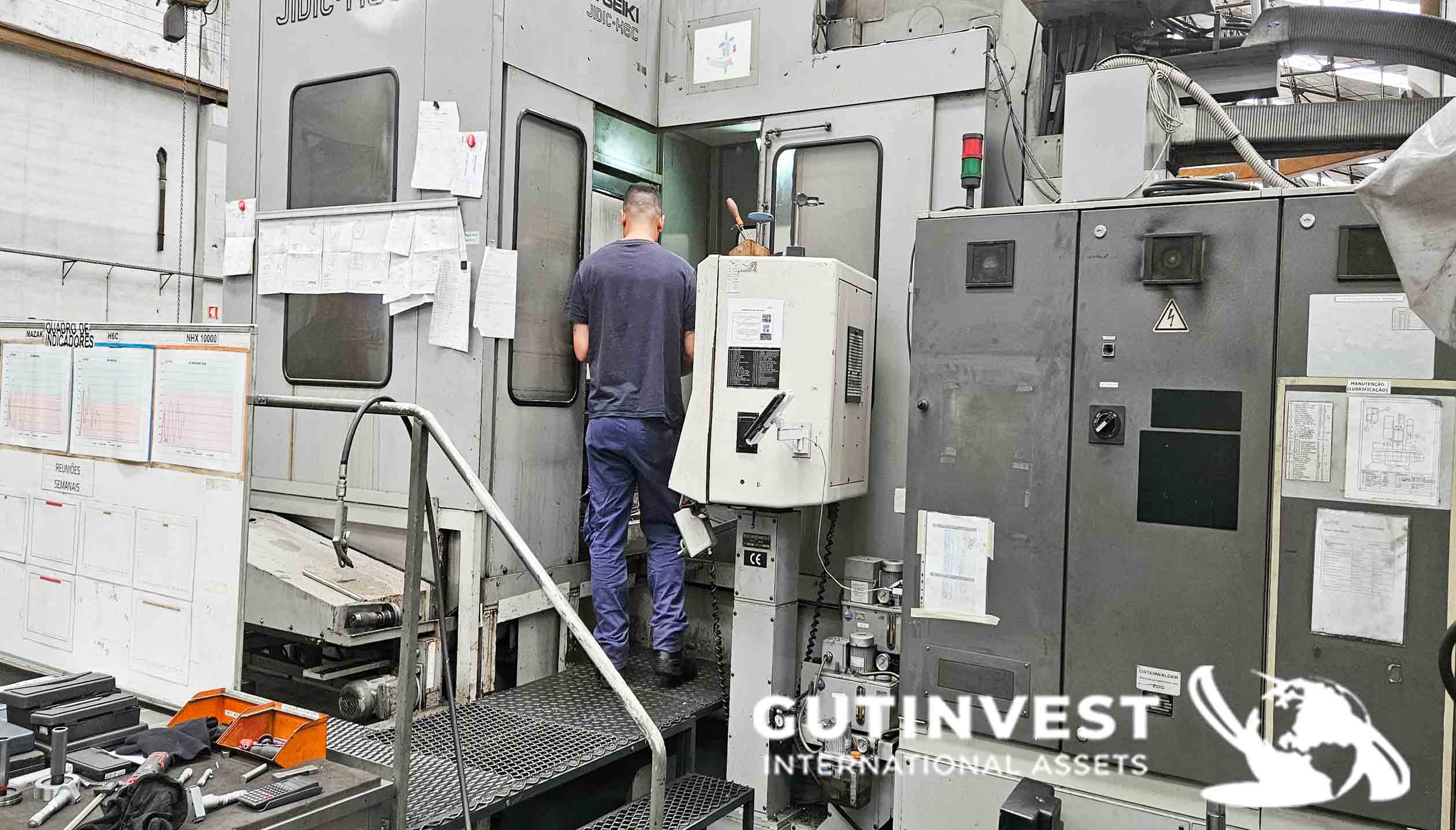 Centro de mecanizado CNC de 4 ejes