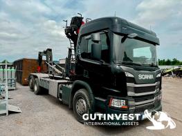 Crane truck with container hook SCANIA
