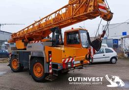 Self-propelled diesel mobile crane 4X4 25Tn "Liebherr" LTM 1025.