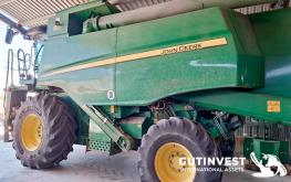 Combine Harvester - John Deere - Agricultural sector