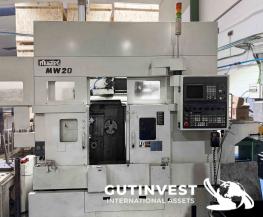 Double-head lathe with  gantry robot -Muratec